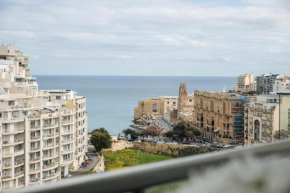 Sea View Apartment 2 bedrooms 2 bathrooms, 2 minutes away from the sea